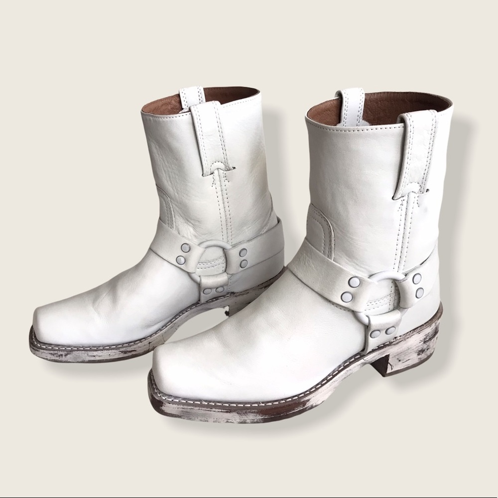 Frye Harness 8R White Distressed Cowboy Calf Boots - Picture 10 of 16